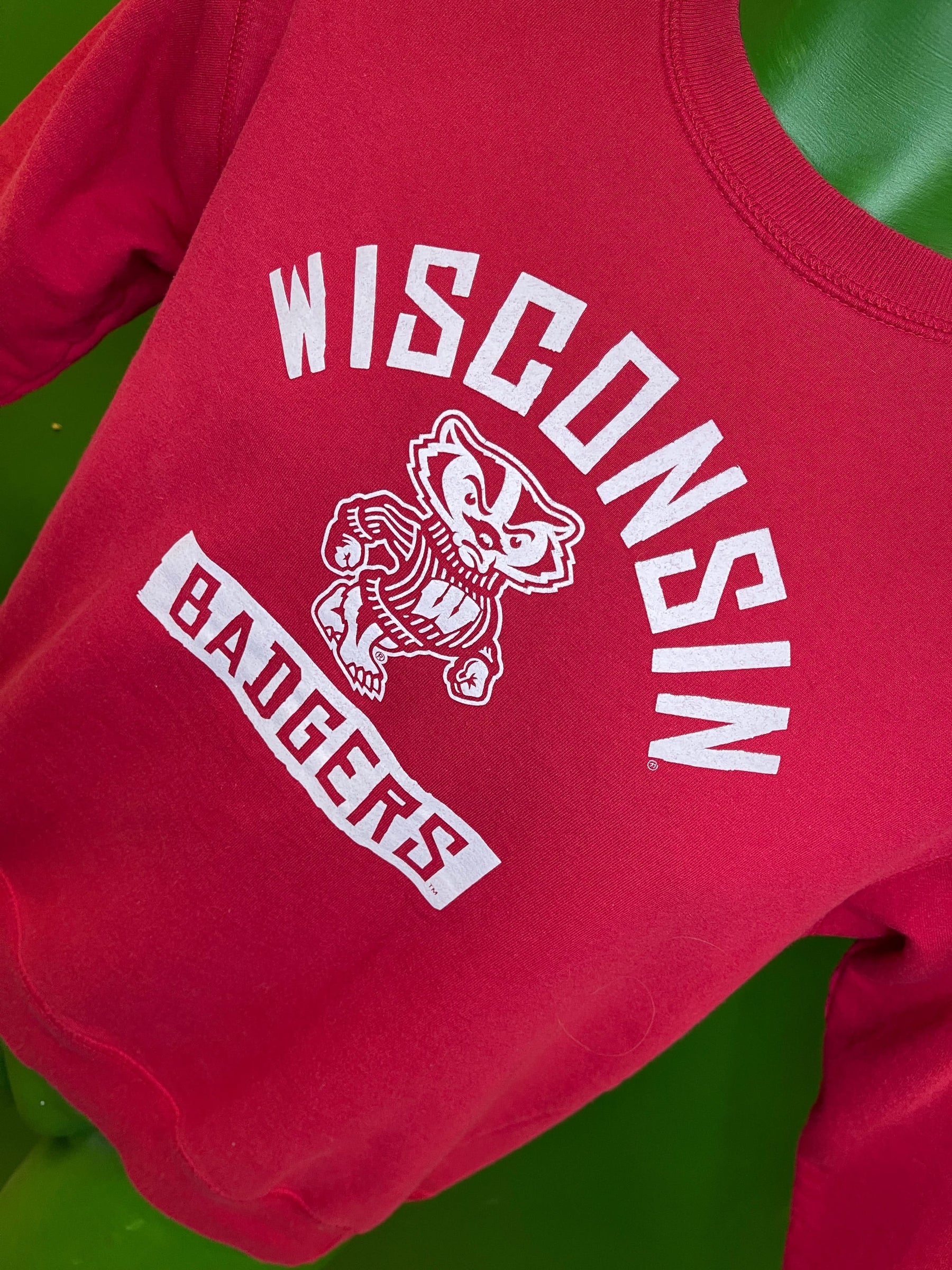 NCAA Wisconsin Badgers Red Sweatshirt Youth Medium 10-12