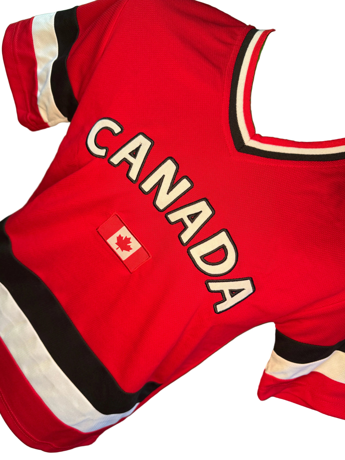 Jersey-Style Canada Top Maple Leaf Youth Med/Large NWT