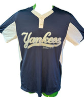 MLB New York Yankees Majestic Baseball Jersey Top Men's Small NWT