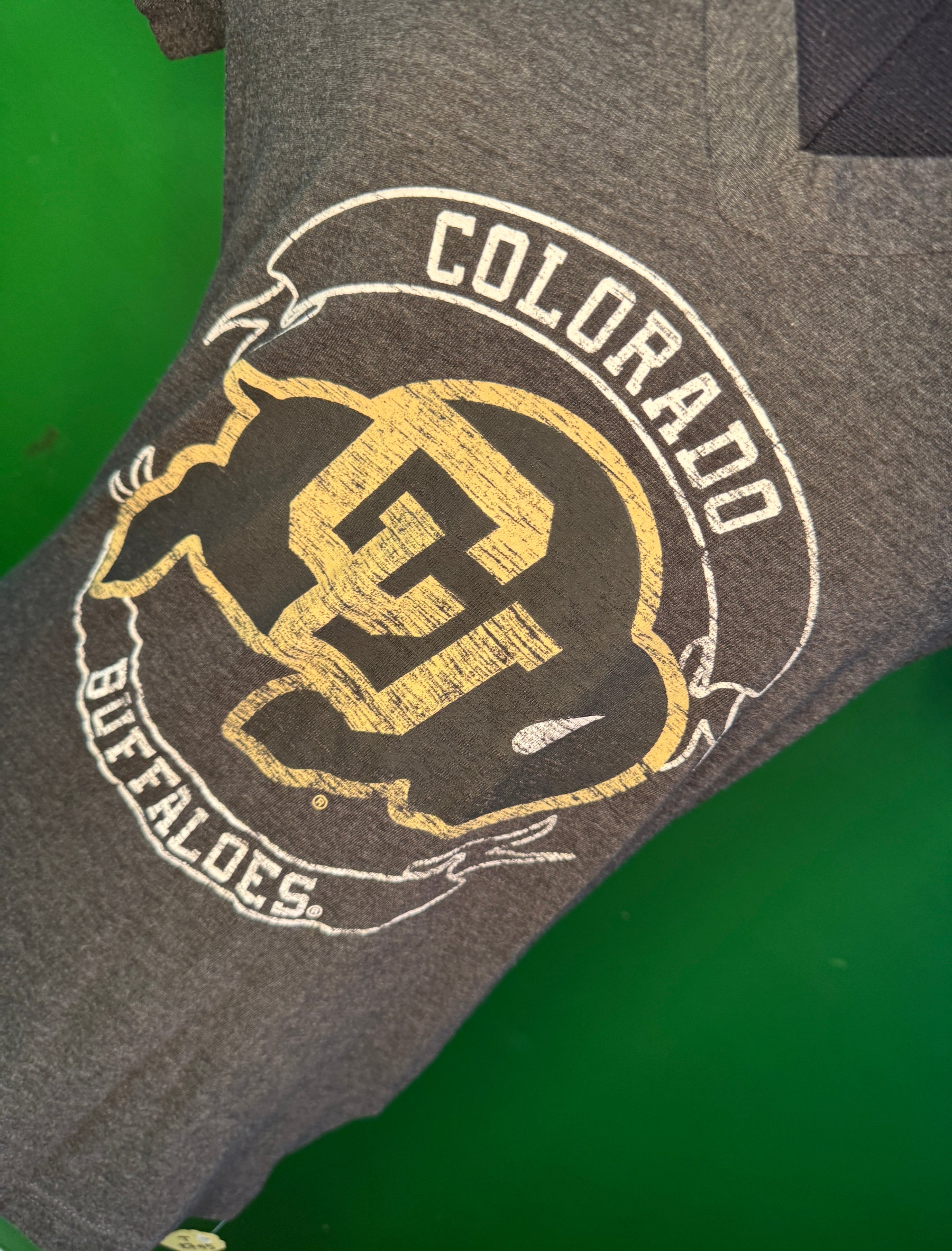 NCAA Colorado Buffaloes Heathered Grey V-Neck T-Shirt Women's Medium