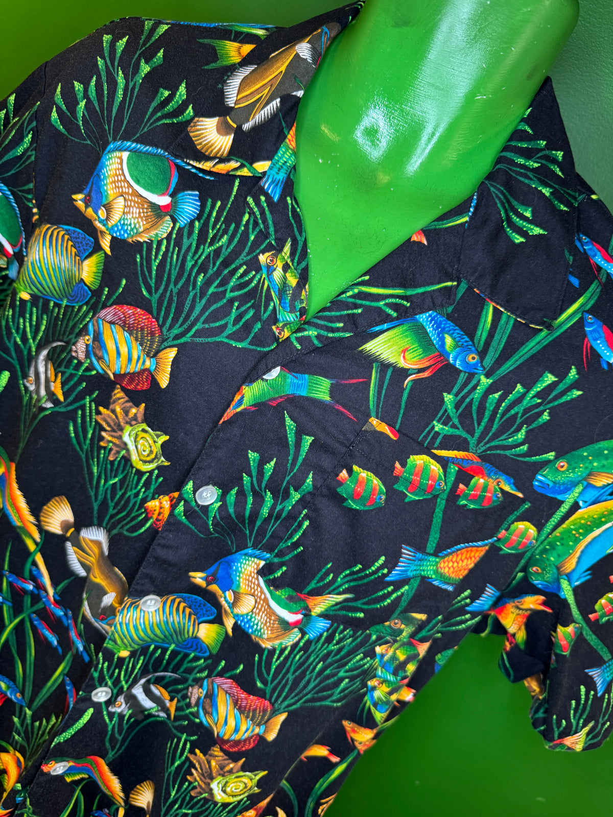 Hawaiian Black with Tropical Fish Aloha Shirt Made in USA Men's Large