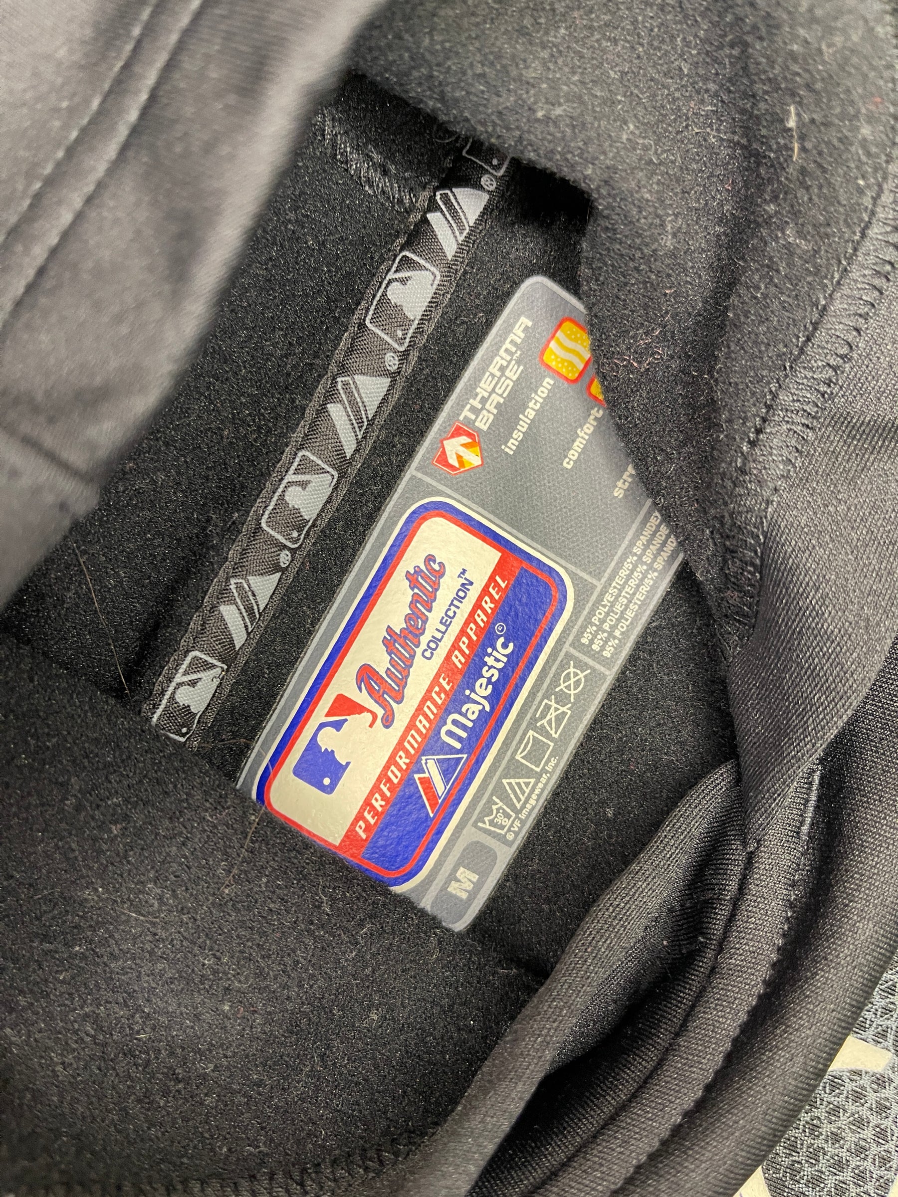 MLB Colorado Rockies Majestic Therma Base Pullover Hoodie Youth Medium 10-12