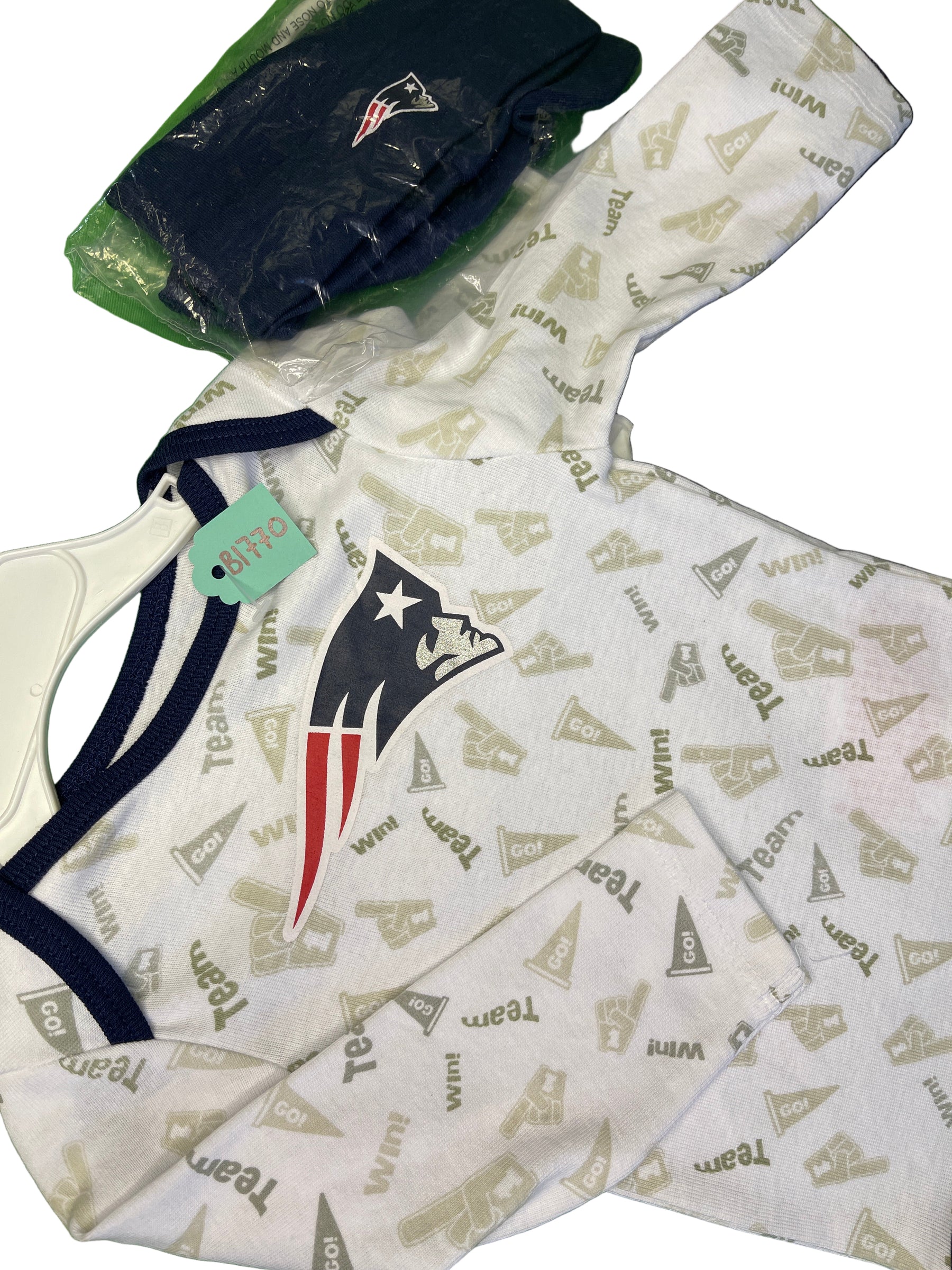 NFL New England Patriots 3-pc L/S Bodysuit/Vest Trousers & Hat Baby 6 Months NWT