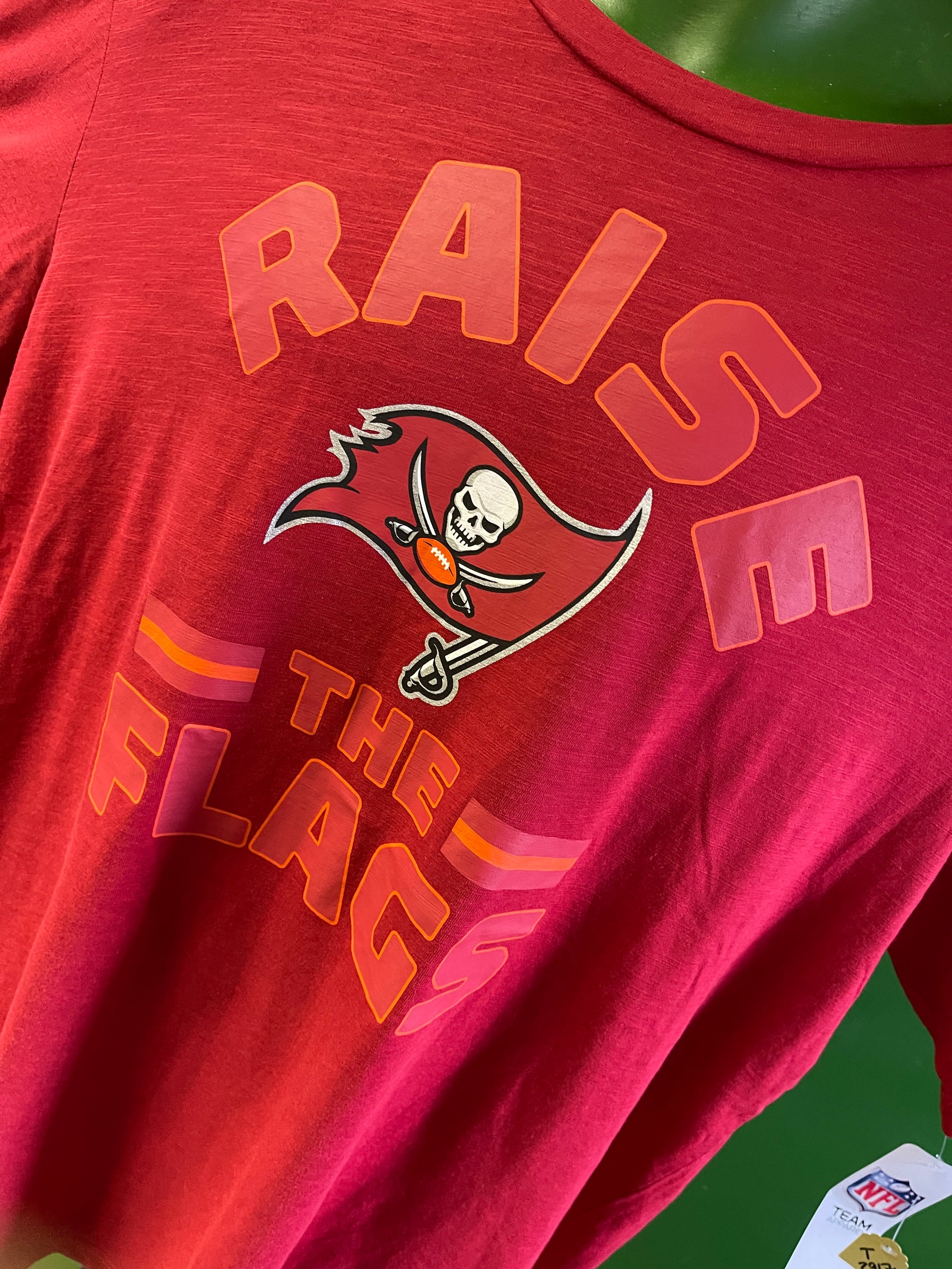 NFL Tampa Bay Buccaneers Raise Flags 100% Cotton Red T-Shirt Men's 2X-Large NWT