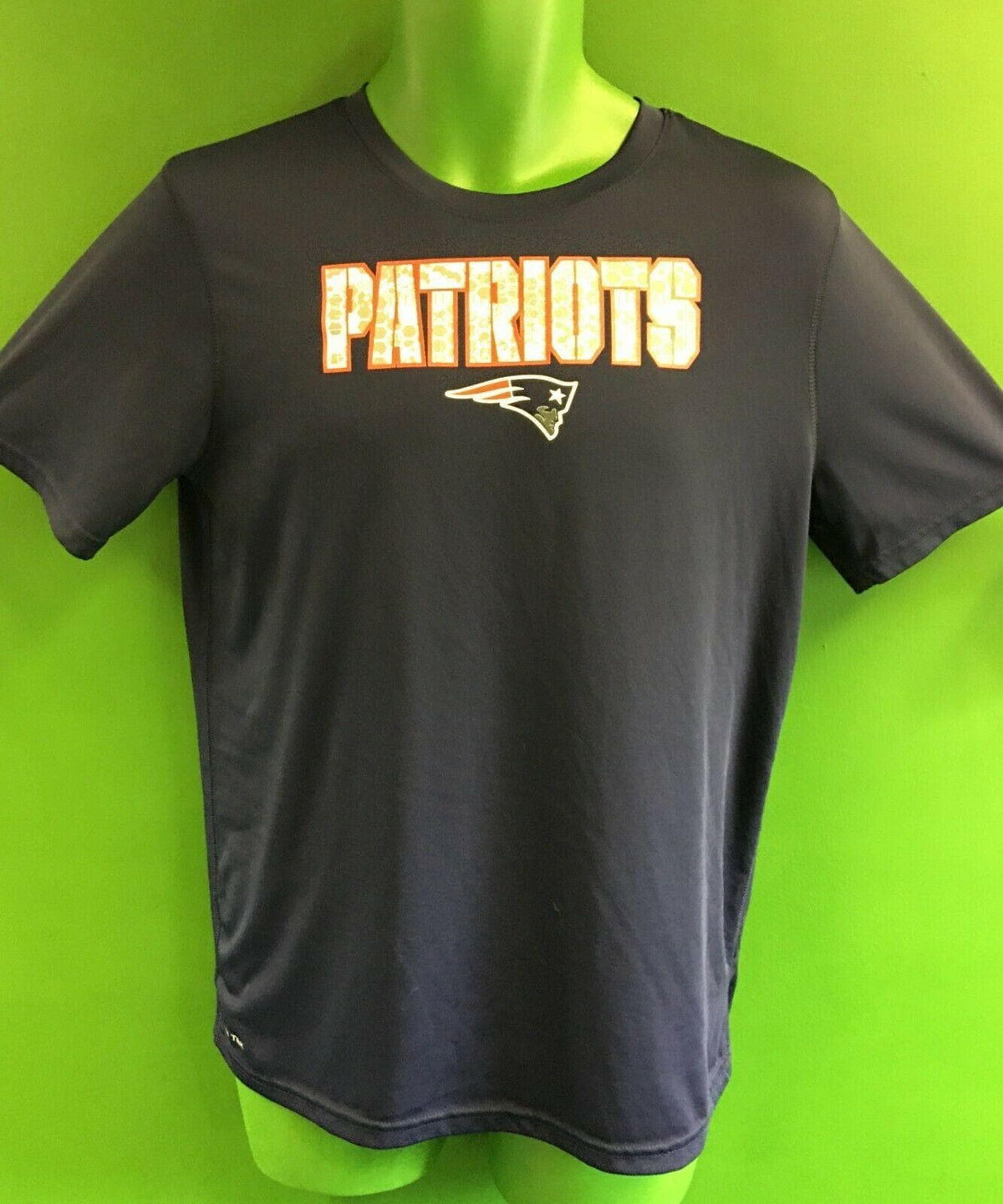 NFL New England Patriots Wicking T-Shirt Youth X-Large 18-20
