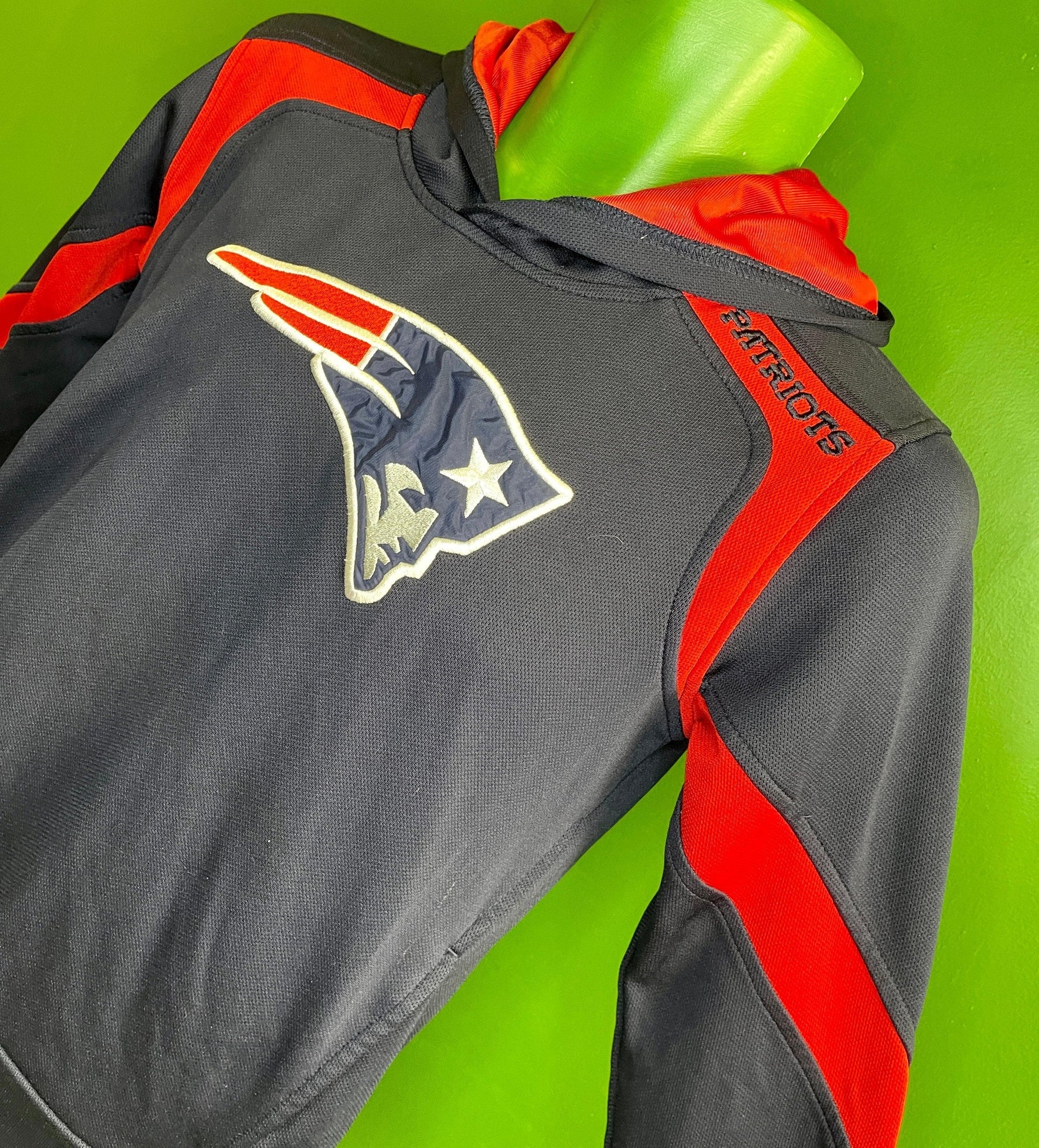 NFL New England Patriots Stitched Pullover Hoodie Youth Medium 10-12