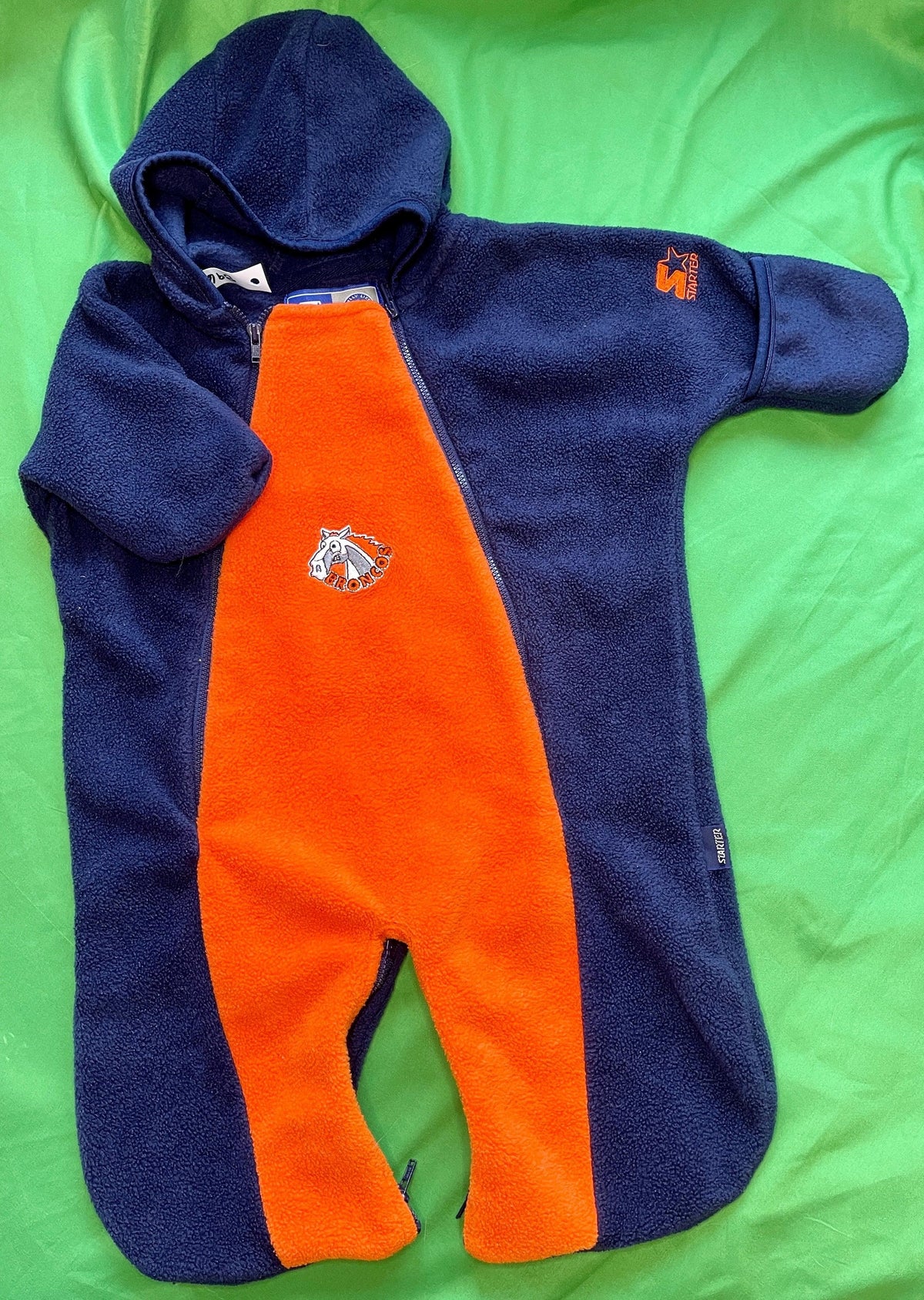 NFL Denver Broncos Starter Vintage Baby Outfit Sack Fleece 6-9 months