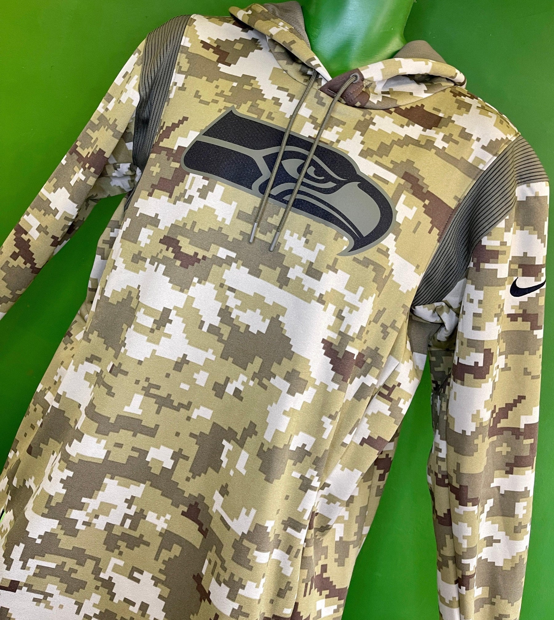 NFL Seattle Seahawks Salute to Service Camo Pullover Hoodie Men's X-Large NWOT