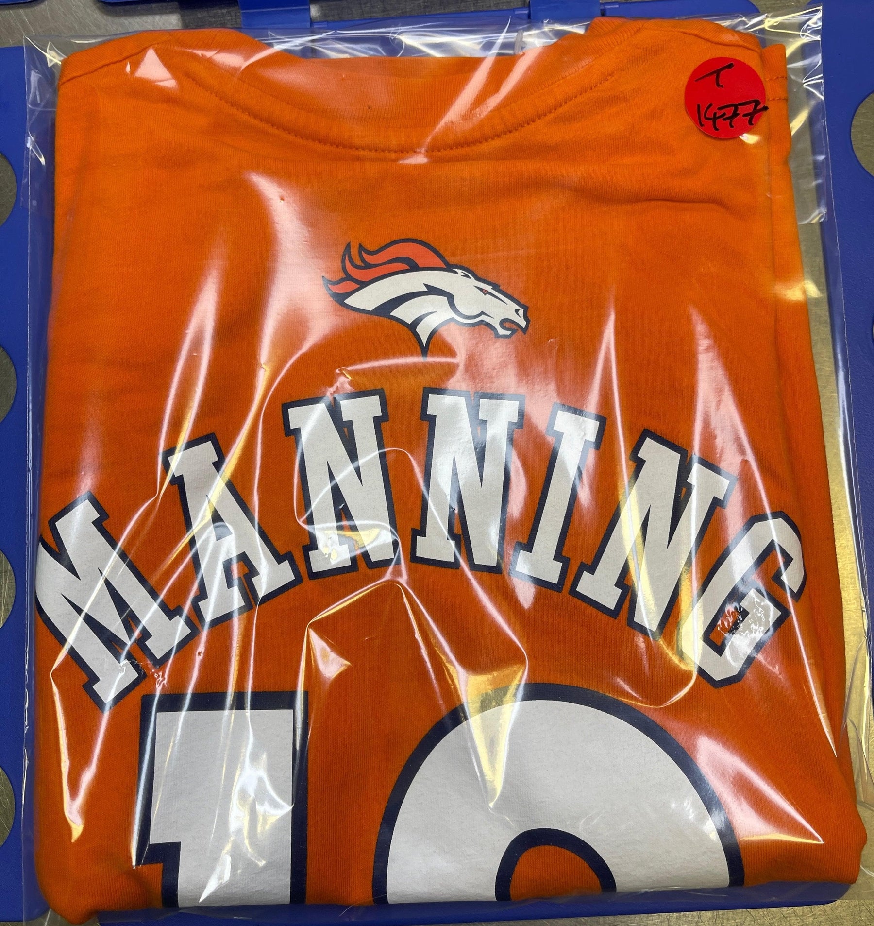 NFL Denver Broncos Peyton Manning #18 100% Cotton T-Shirt Youth Small 8