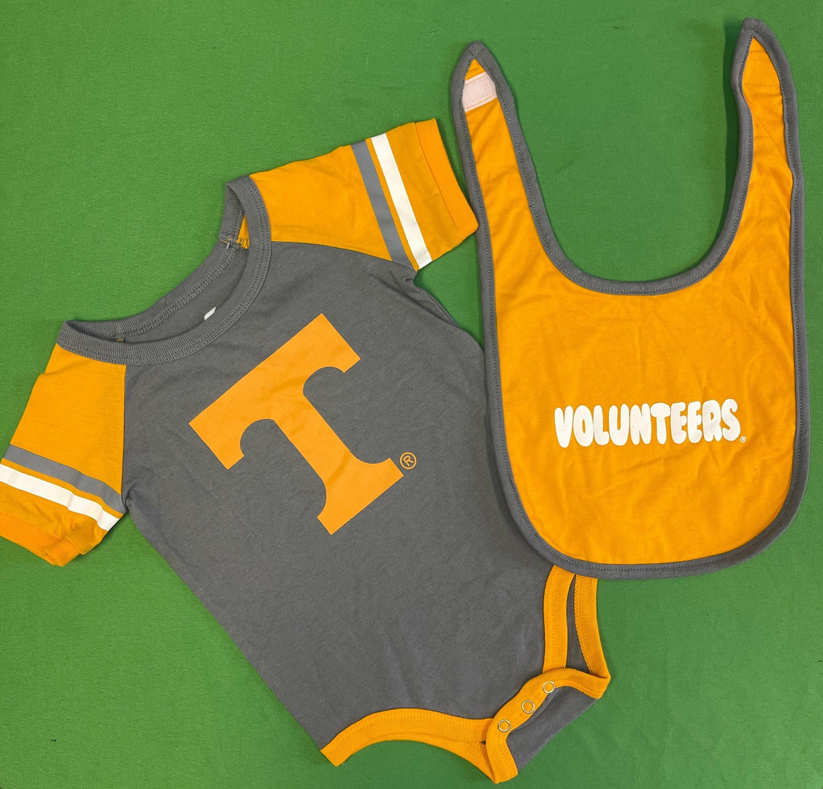 NCAA Tennessee Volunteers Bodysuit with Matching Bib 3-6 months