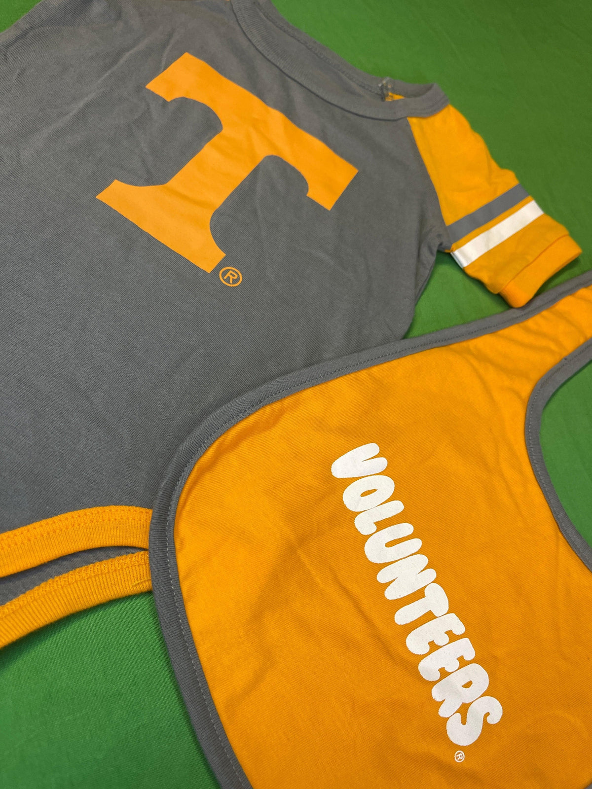 NCAA Tennessee Volunteers Bodysuit with Matching Bib 3-6 months