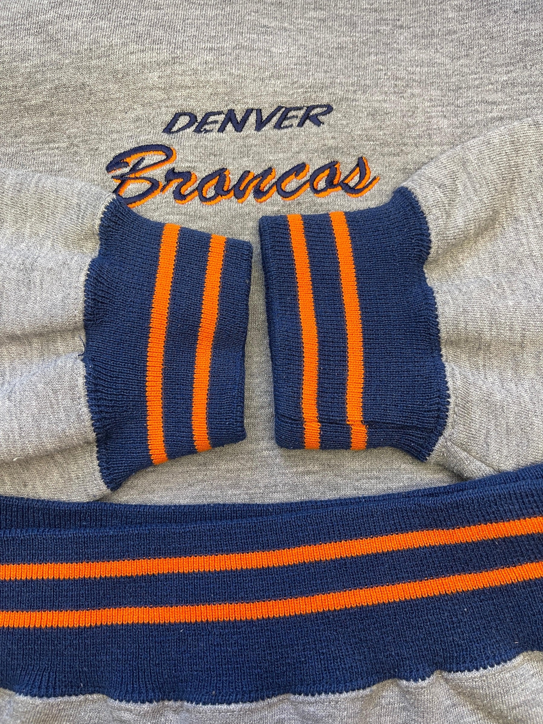 NFL Denver Broncos Logo 7 Vintage Sweatshirt Men's Large