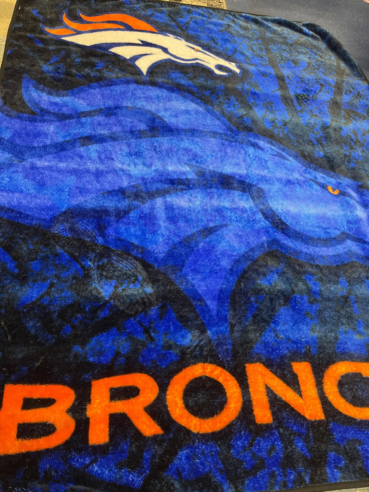 NFL Denver Broncos Cosy Double-Sided Blanket