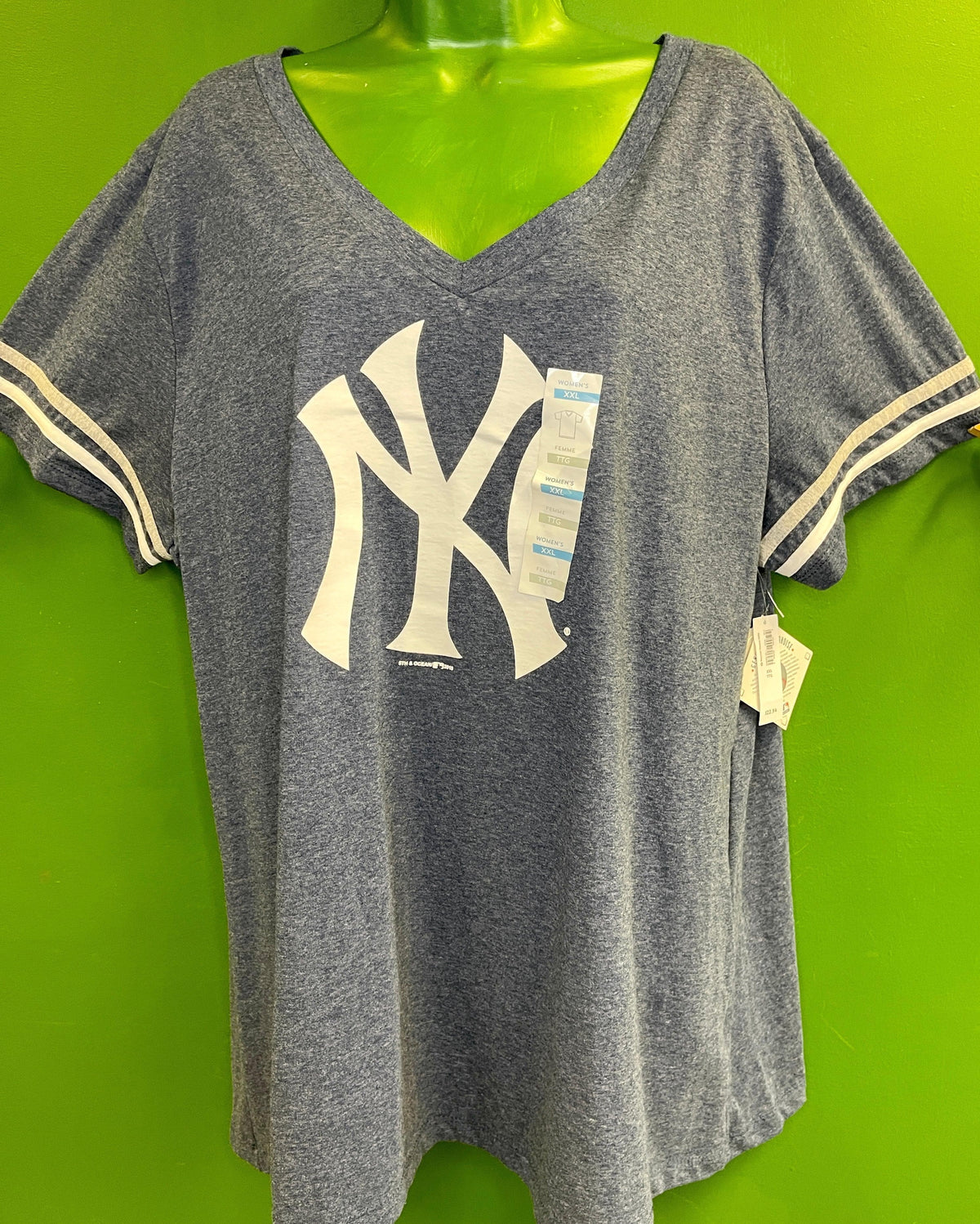 MLB New York Yankees 5th & Ocean V-neck T-Shirt Women's 2X-Large NWT