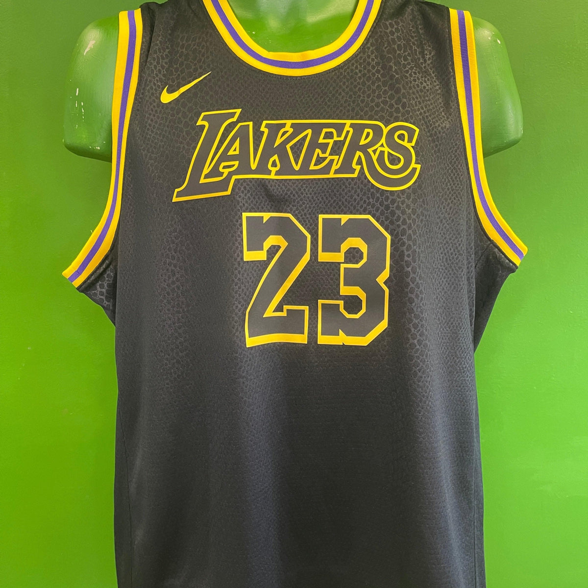 Black and yellow lakers lebron jersey store