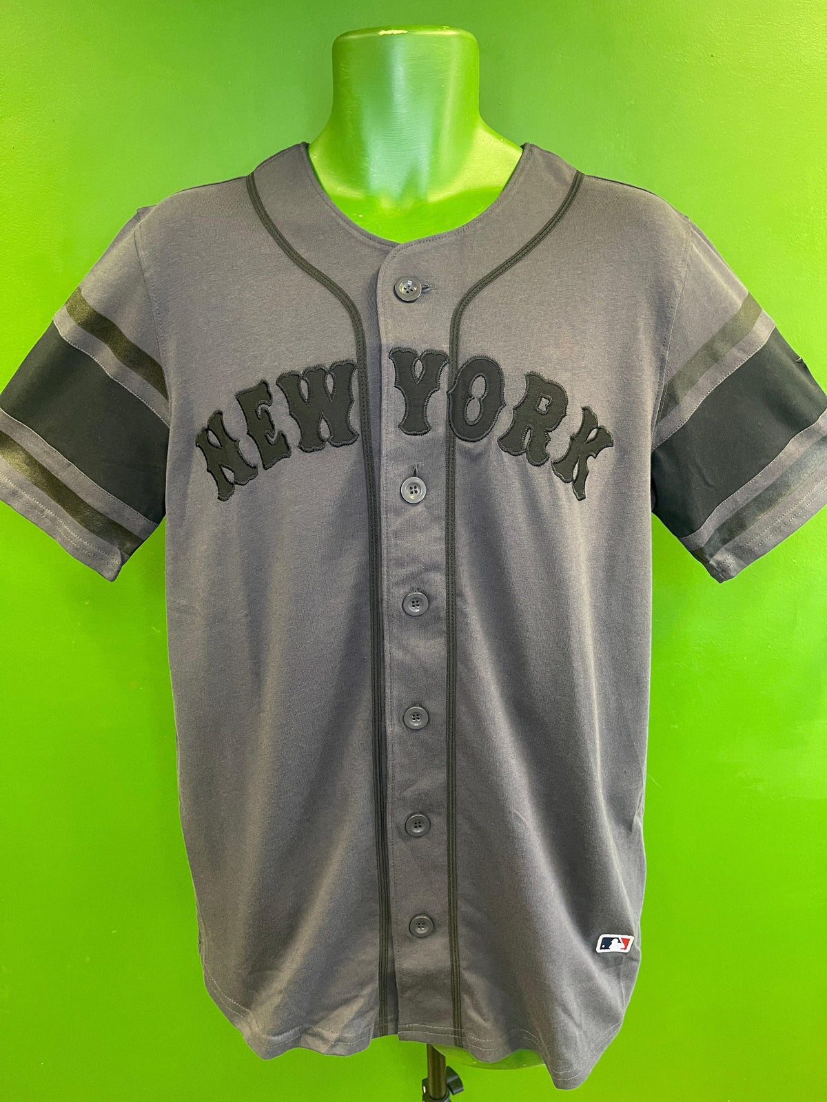 MLB New York Yankees 100% Cotton Monochrome Team Jersey Men's Medium NWT