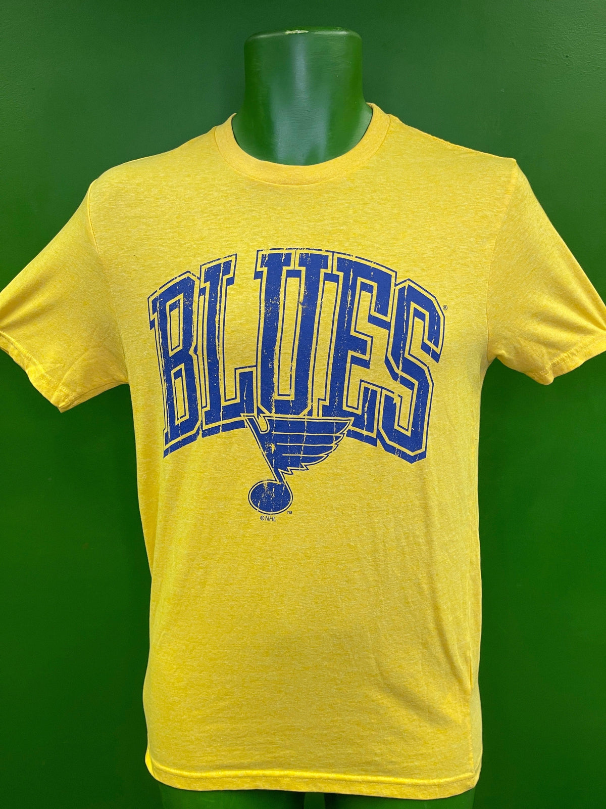 NHL St. Louis Blues Yellow T-shirt Men's Small