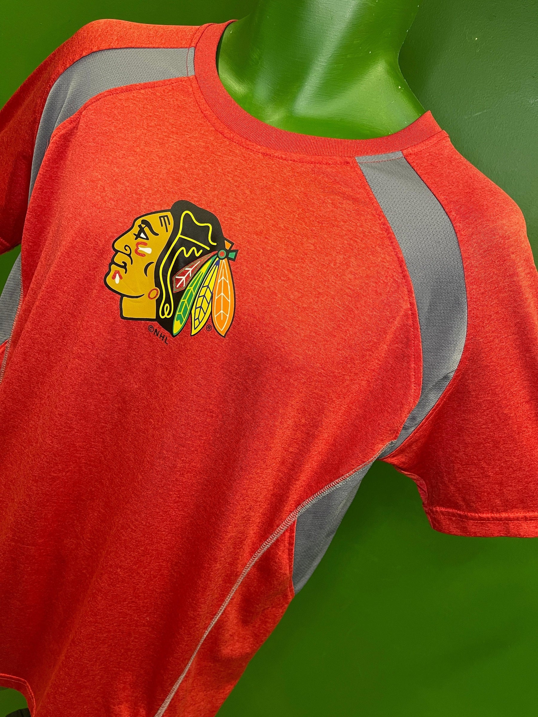 NHL Chicago Blackhawks Red Sports T-Shirt Men's Medium