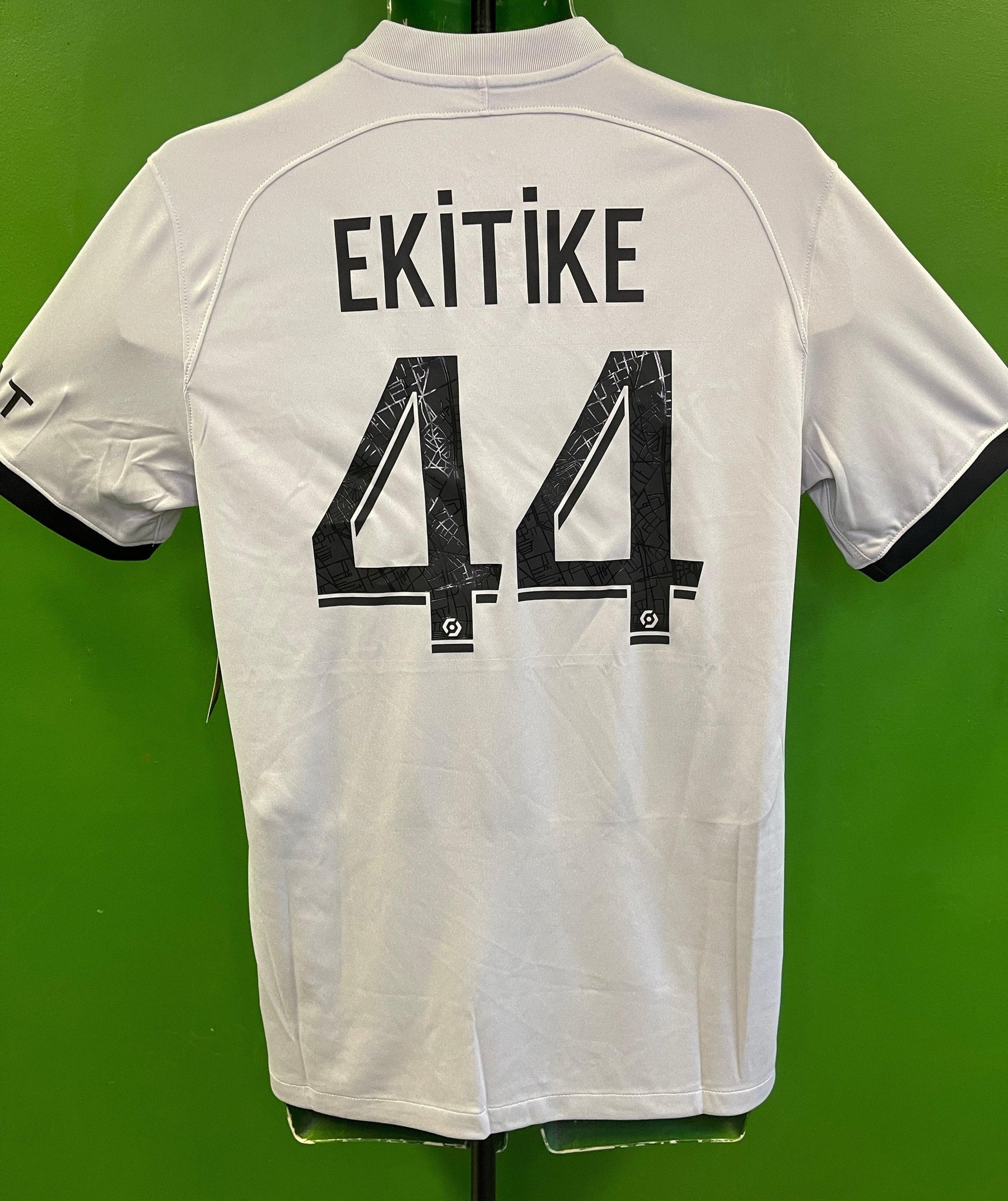 Paris St-Germain Ekitike Away Stadium Shirt 2022-3 Men's Medium NWT