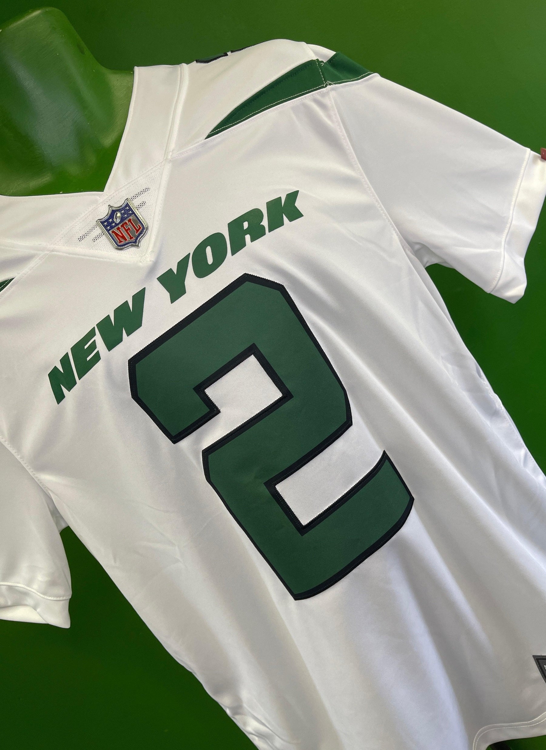 Nike Men's New York Jets Zach Wilson #2 Green Game Jersey