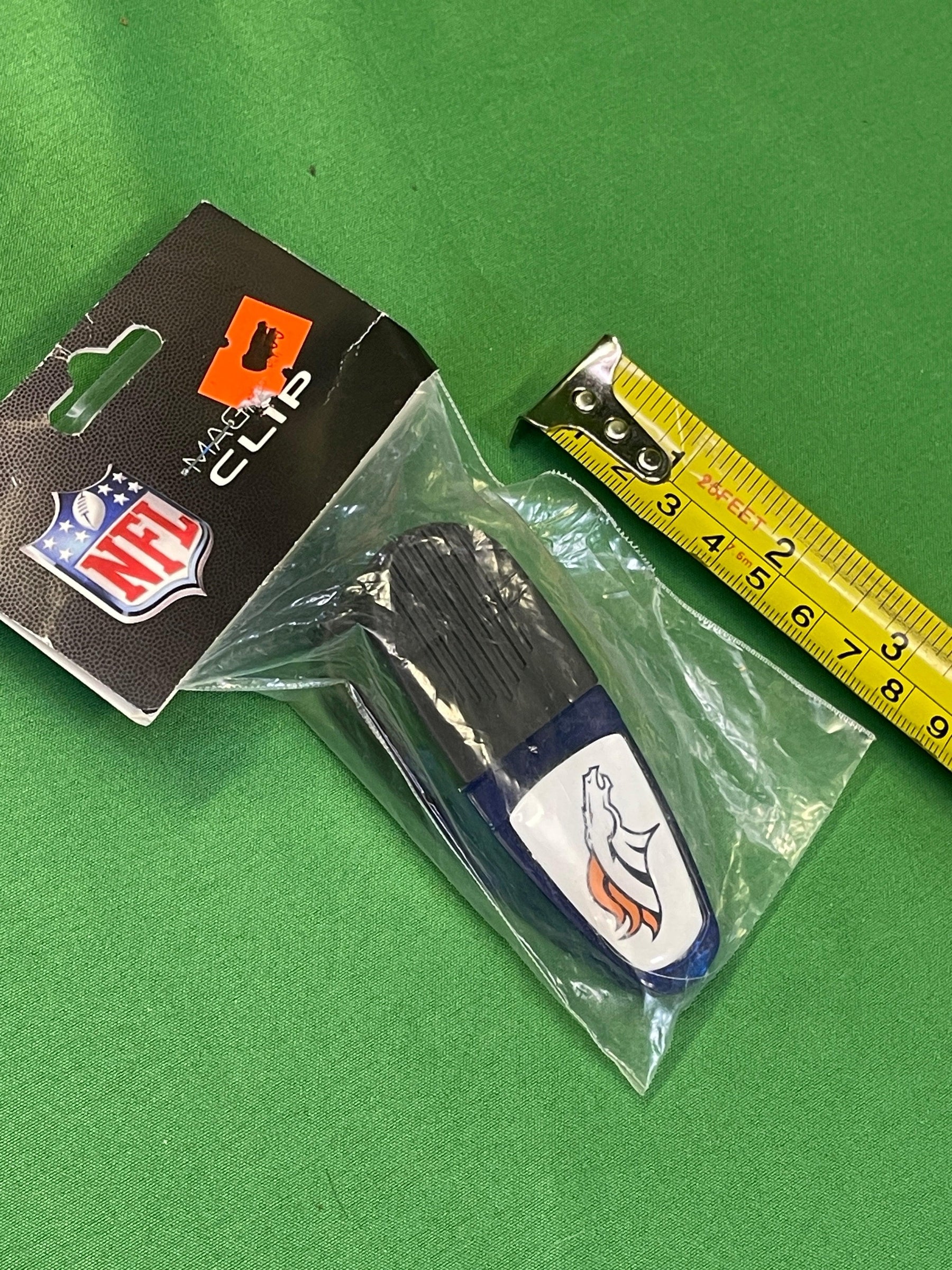 NFL Denver Broncos Heavy Duty Magnet Chip Bag Clip NWT