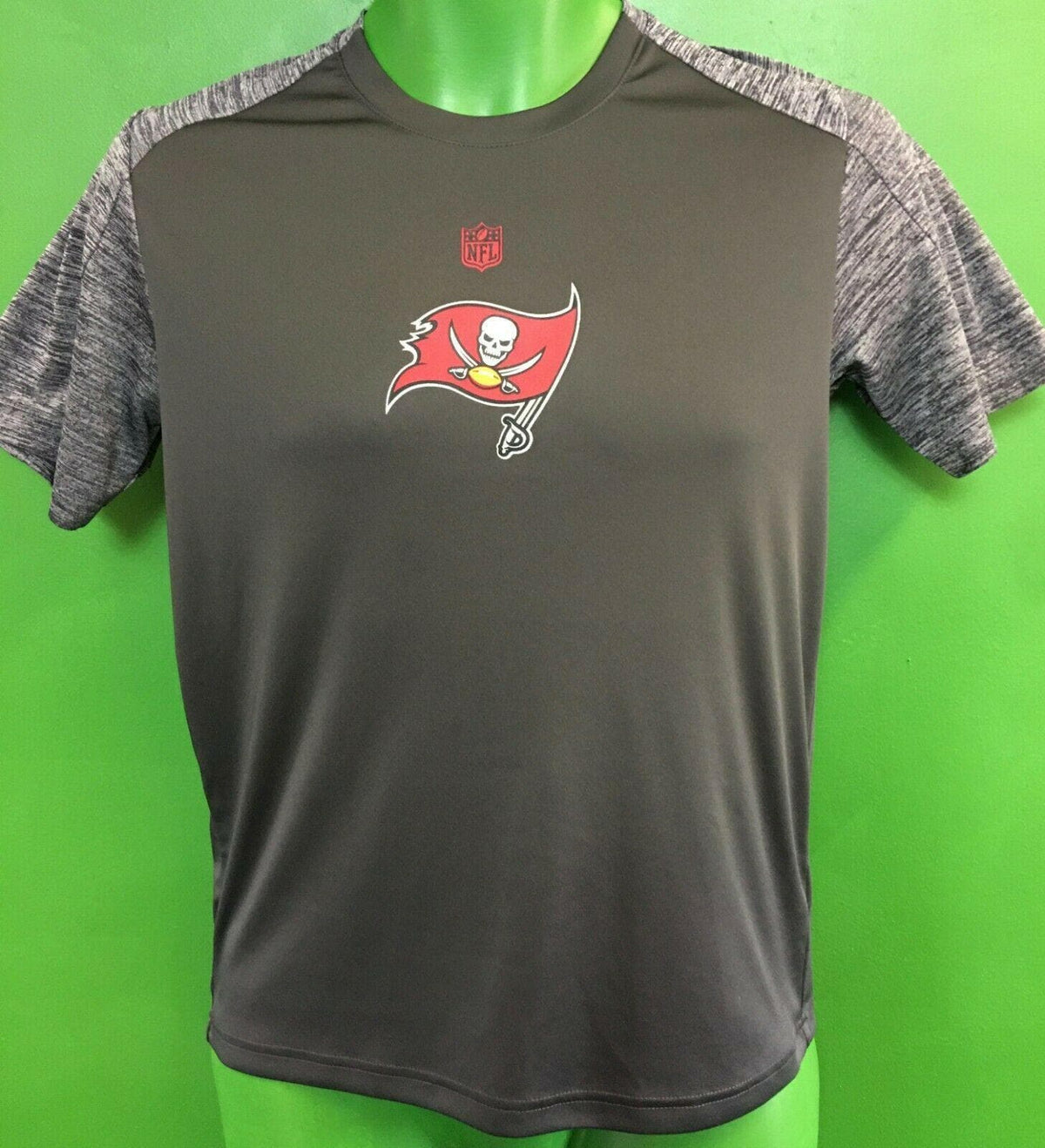 NFL Tampa Bay Buccaneers Wicking T-Shirt Youth Large 14-16