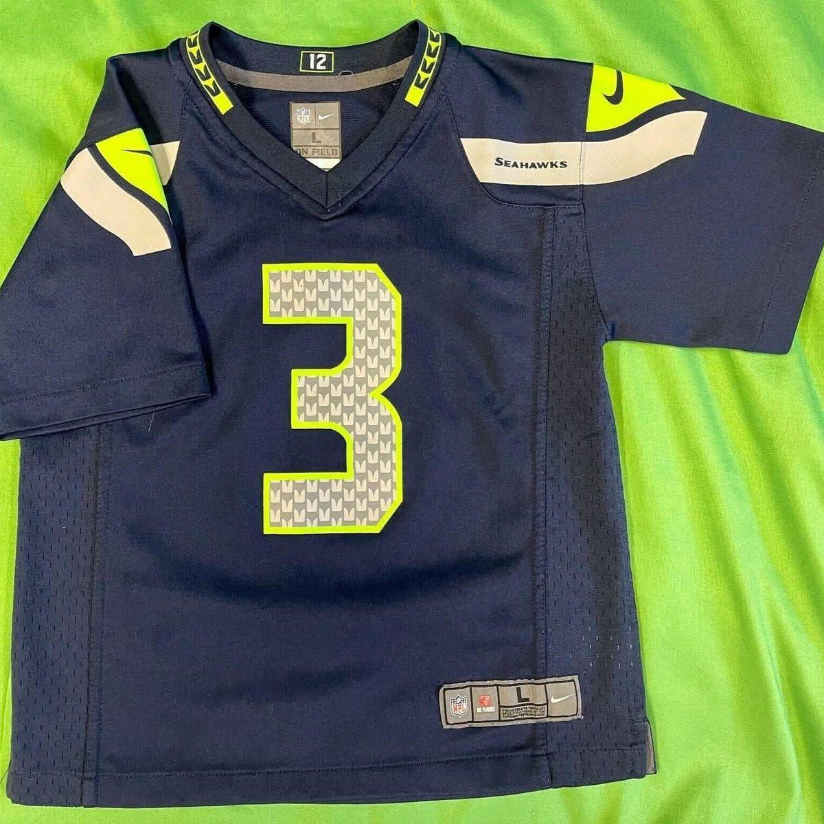 Russell wilson shop youth large jersey