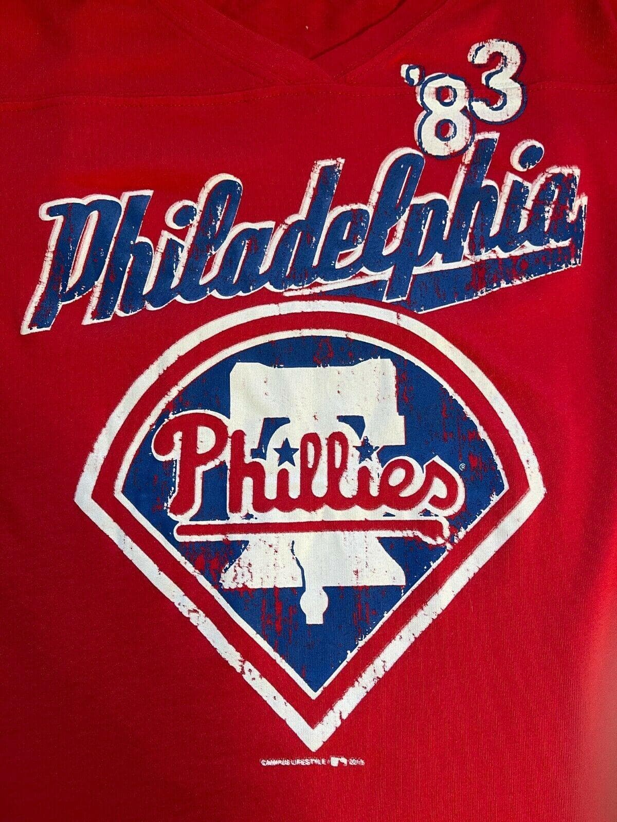 MLB Philadelphia Phillies V-Neck T-Shirt Women's Medium