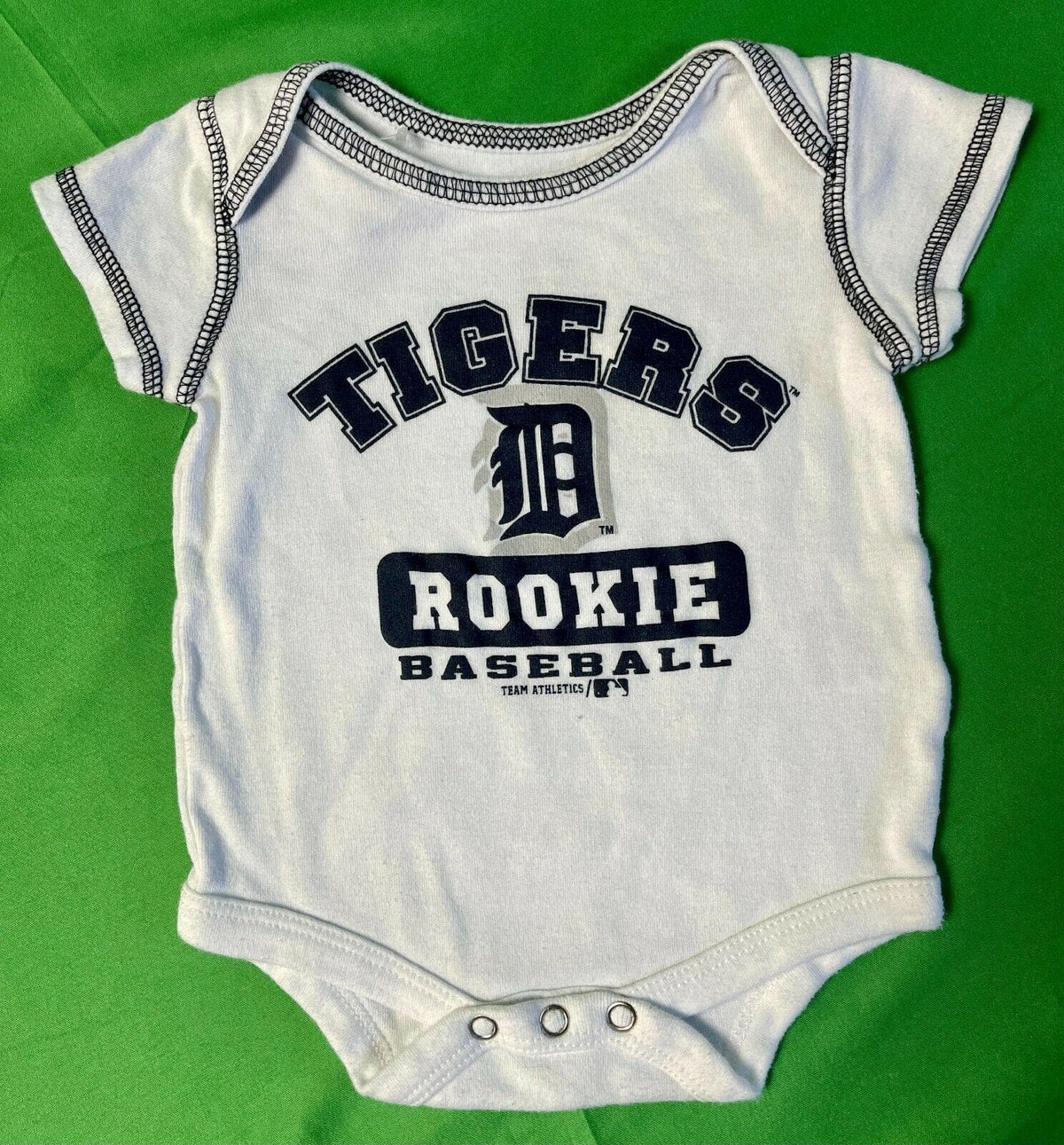 MLB Detroit Tigers White Bodysuit/Vest Newborn 0-3 months