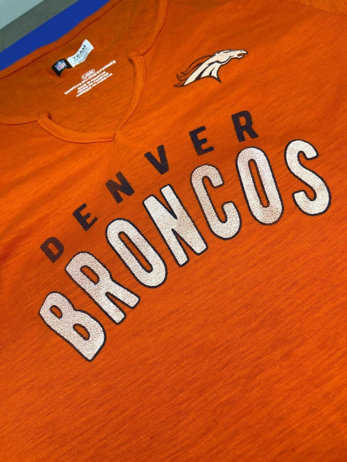 NFL Denver Broncos Notch Neck T-Shirt Women's Large NWT