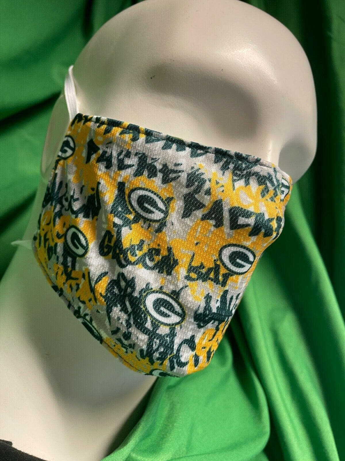NFL Green Bay Packers Face Cover Mask Twin Elastic Around Head NWT